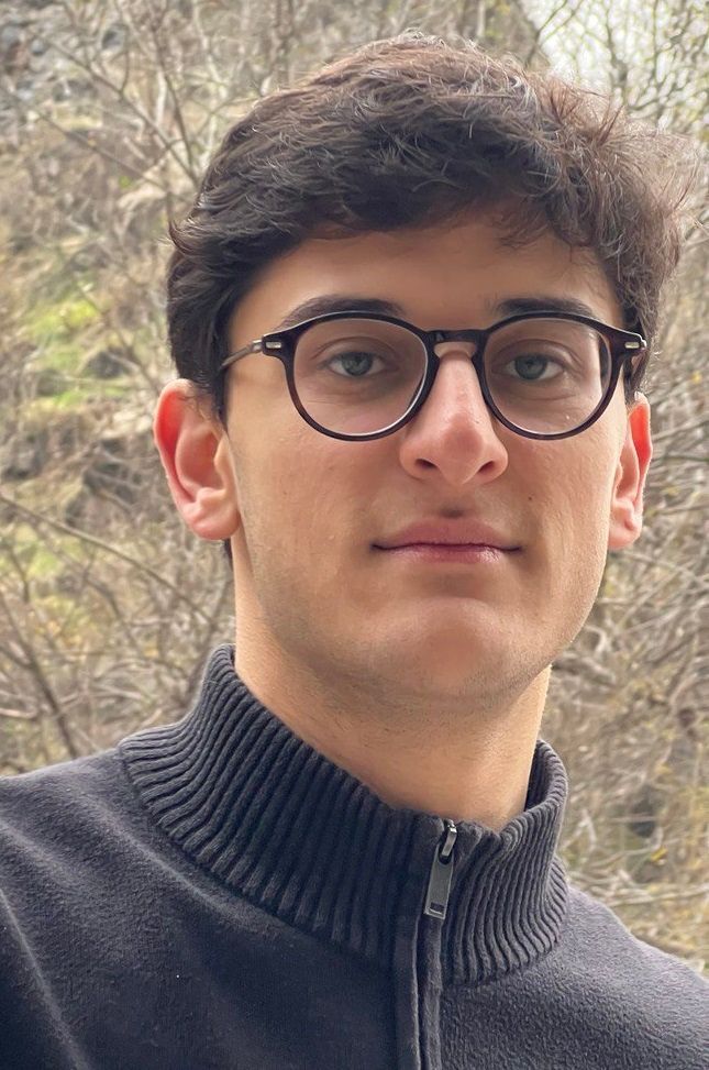 Ara Arakelyan, de persoon achter Woesj